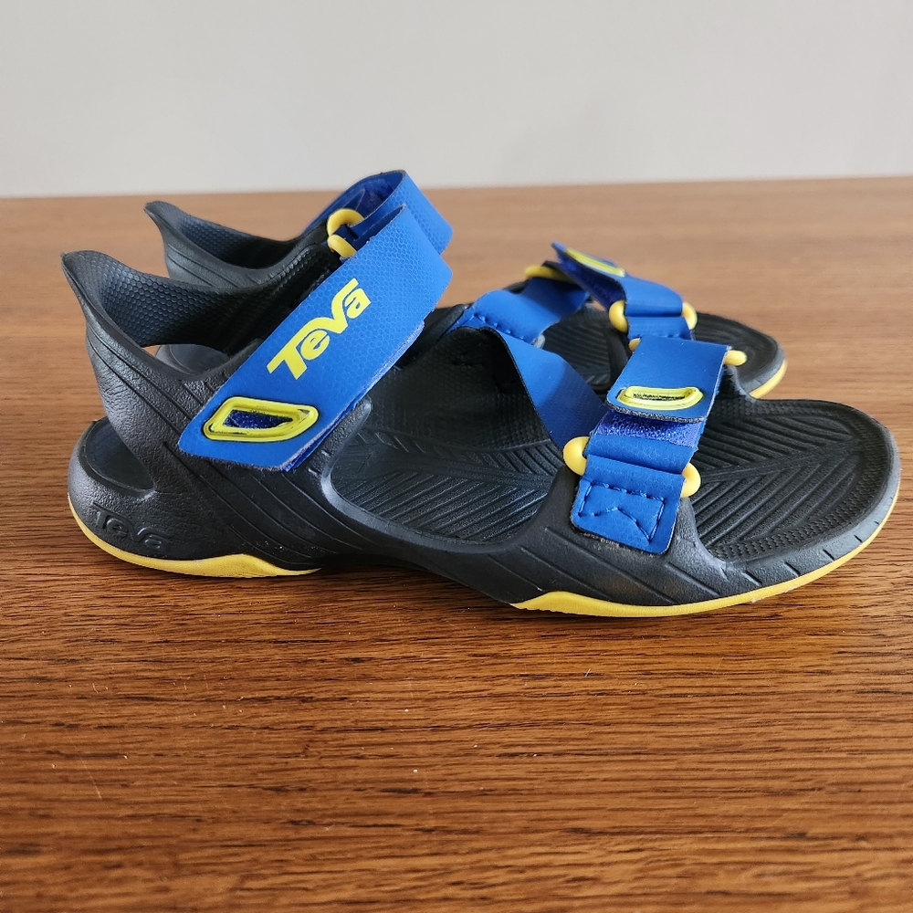 Teva Barracuda Water Sandals Youth Size 1 Blue Yellow